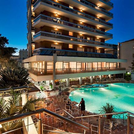 Hotel Gambrinus - Valentini Family Village Bellaria-Igea Marina Bagian luar foto