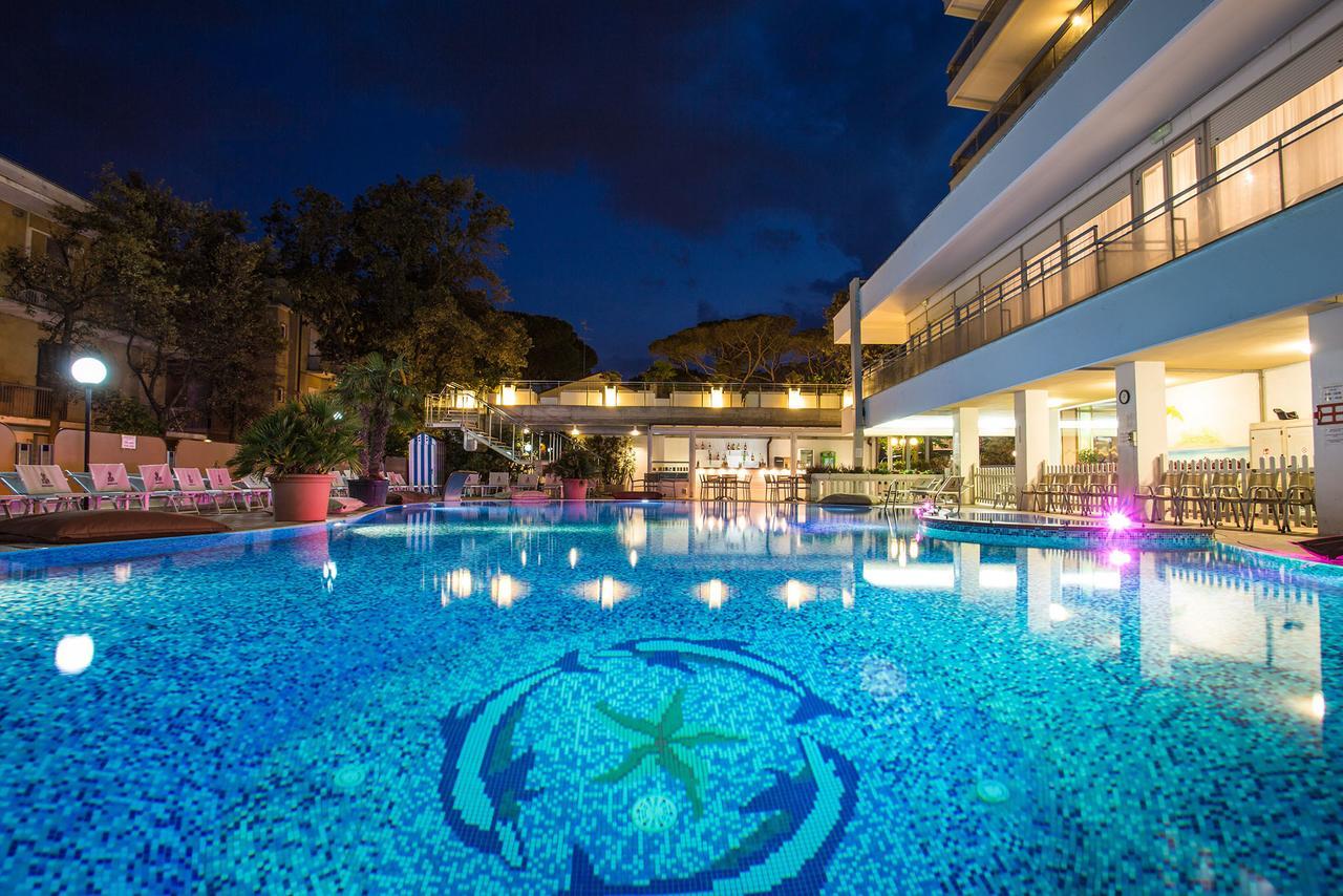 Hotel Gambrinus - Valentini Family Village Bellaria-Igea Marina Bagian luar foto