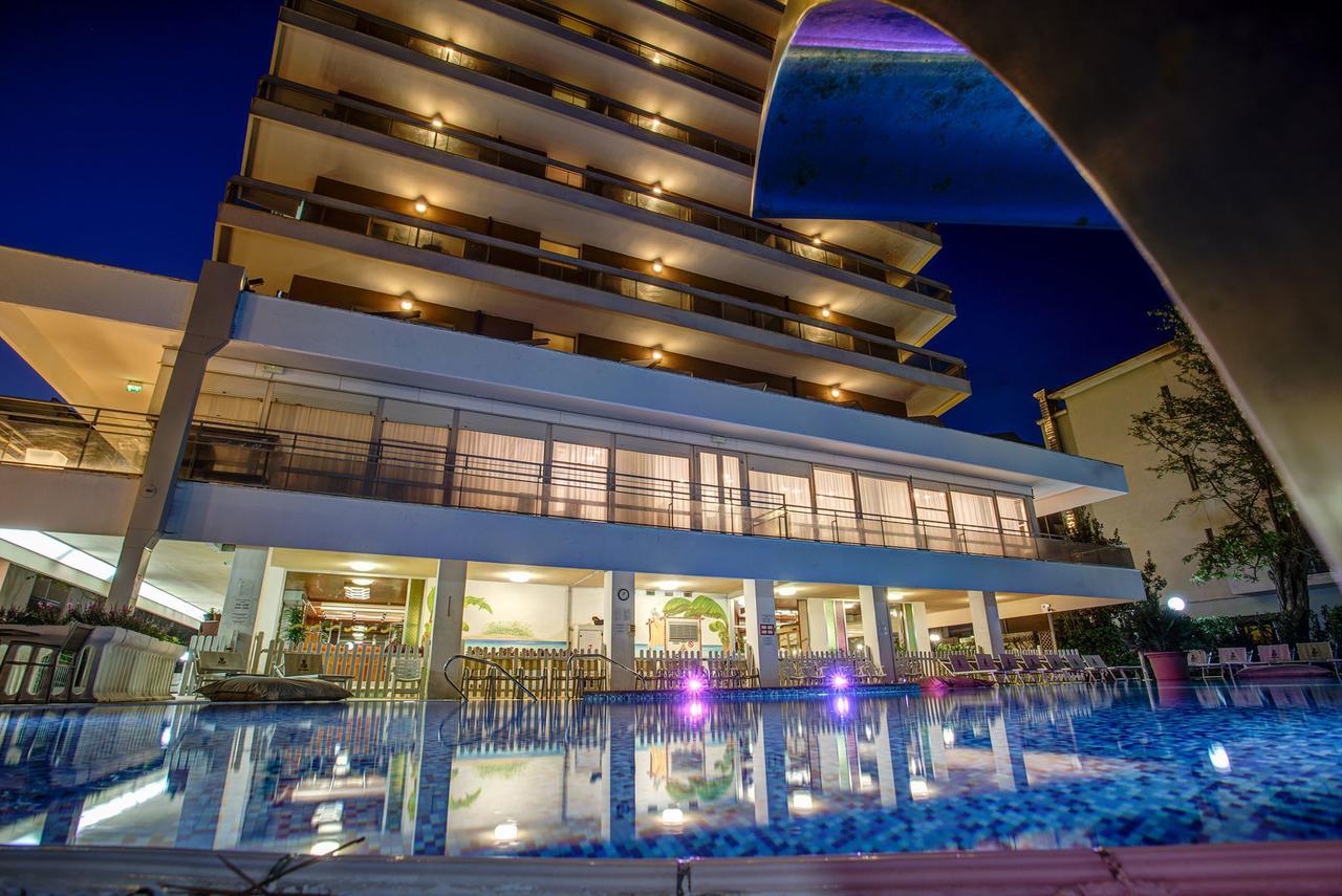 Hotel Gambrinus - Valentini Family Village Bellaria-Igea Marina Bagian luar foto